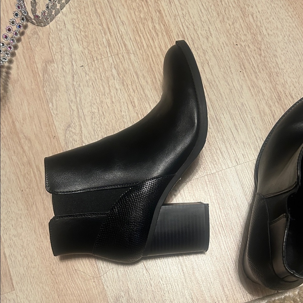 Black me too ankle boots